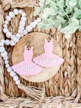 Load image into Gallery viewer, Dancer || Keychain
